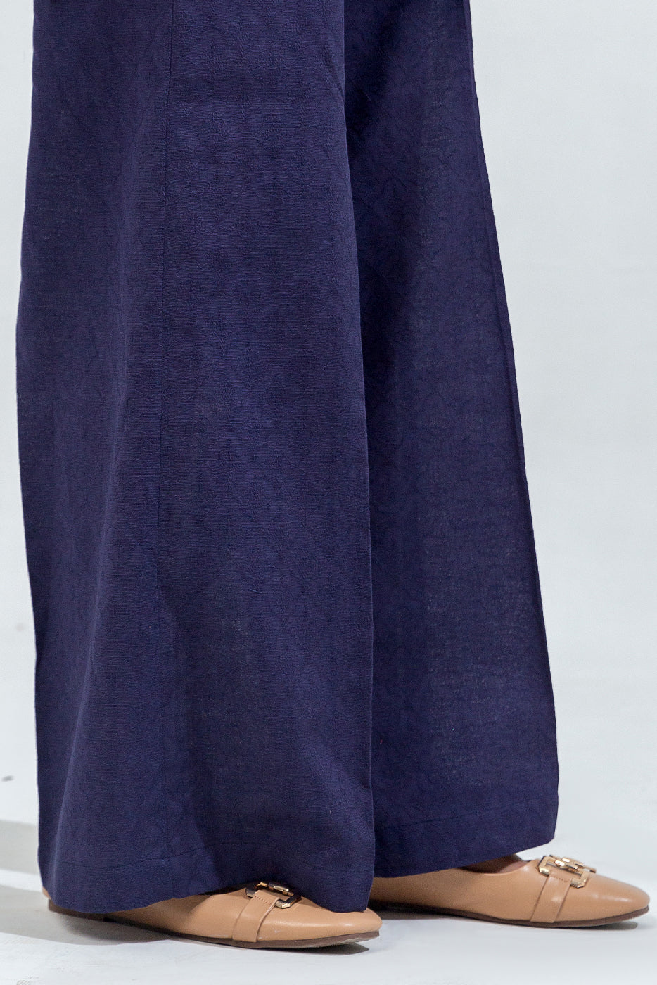 2 Piece Embroidered Khaddar Jacquard Suit (Pret)