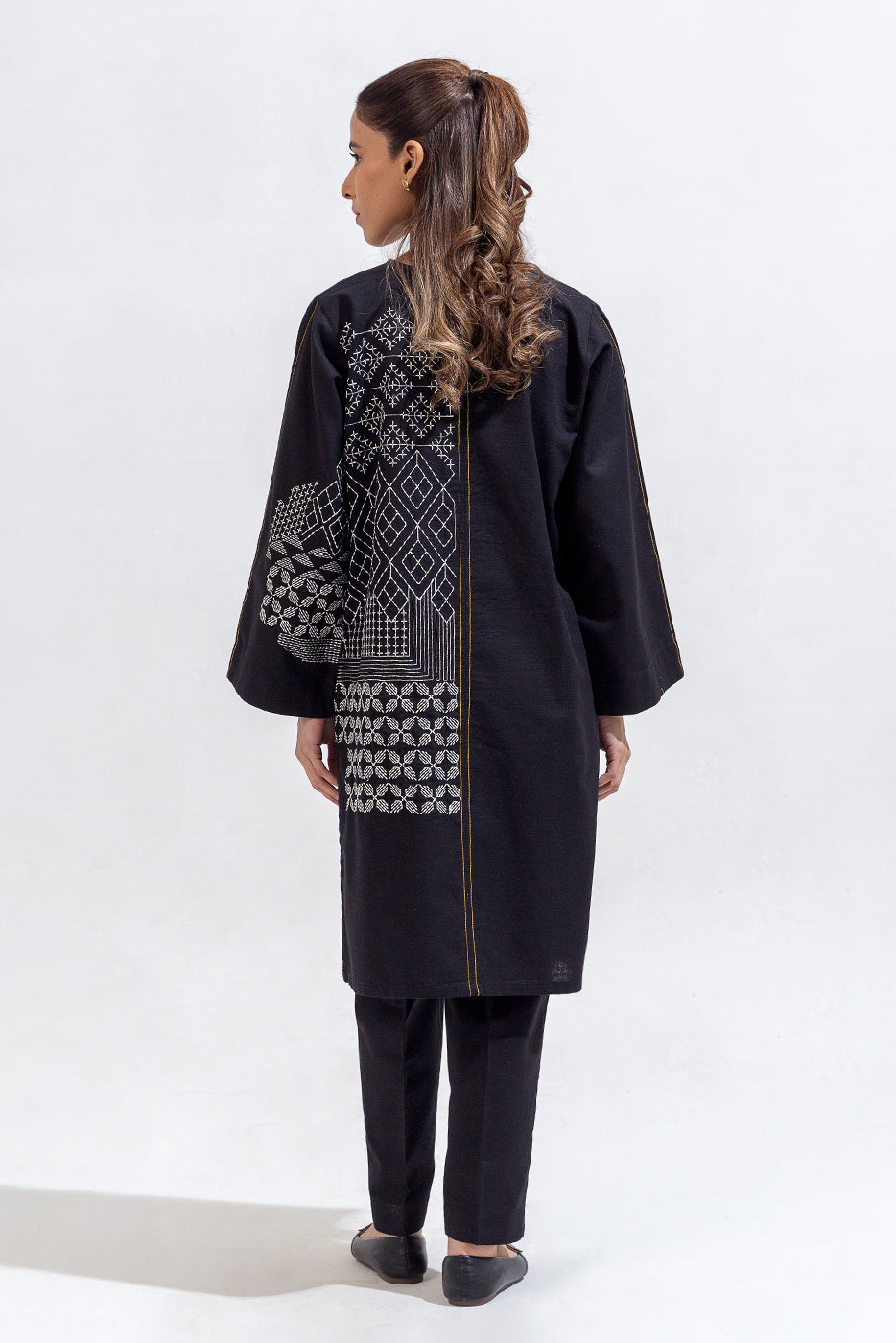 2 Piece Embroidered Khaddar Suit (Pret)