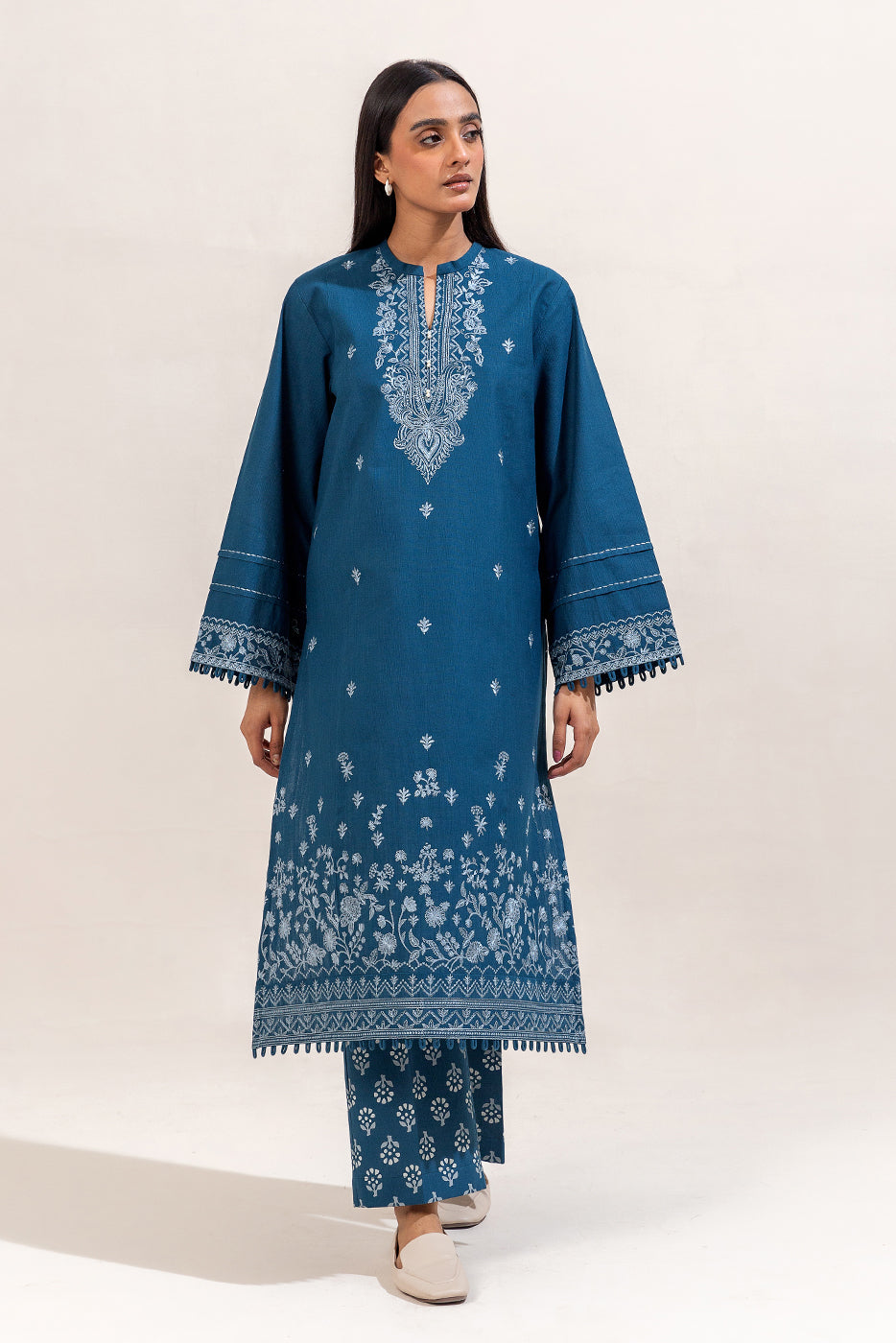2 Piece Embroidered Khaddar Suit-Garden Charm (Unstitched)