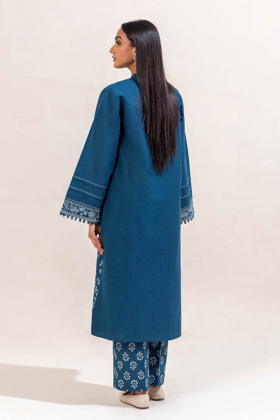 2 Piece Embroidered Khaddar Suit-Garden Charm (Unstitched)