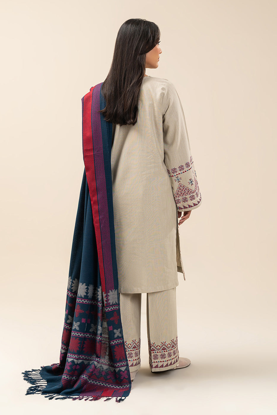 3 PIECE EMBROIDERED SLUB KHADDAR SUIT (PRET)BT2250002PR0159-LT GREY-2000000294244-8