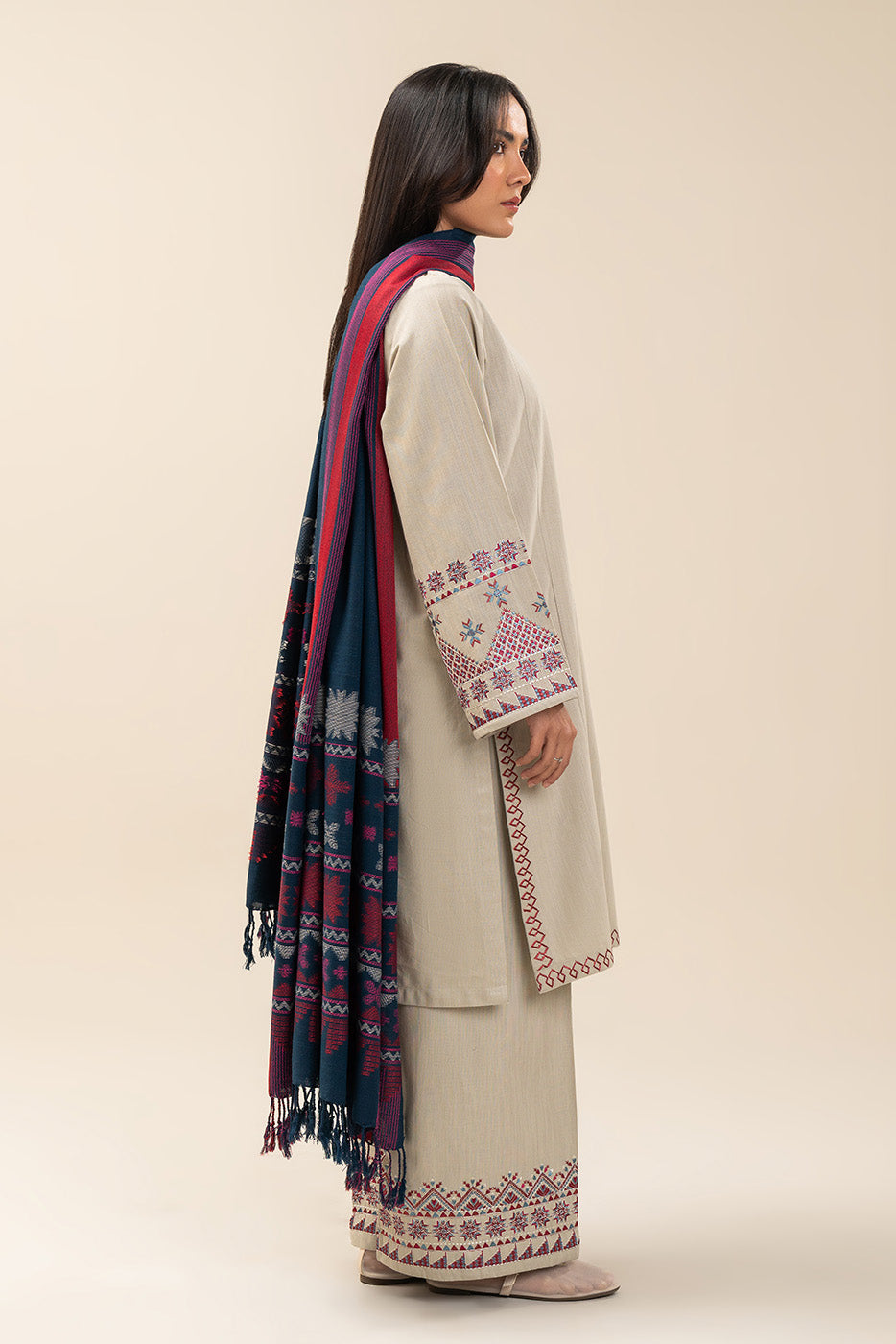 3 PIECE EMBROIDERED SLUB KHADDAR SUIT (PRET)BT2250002PR0159-LT GREY-2000000294244-8