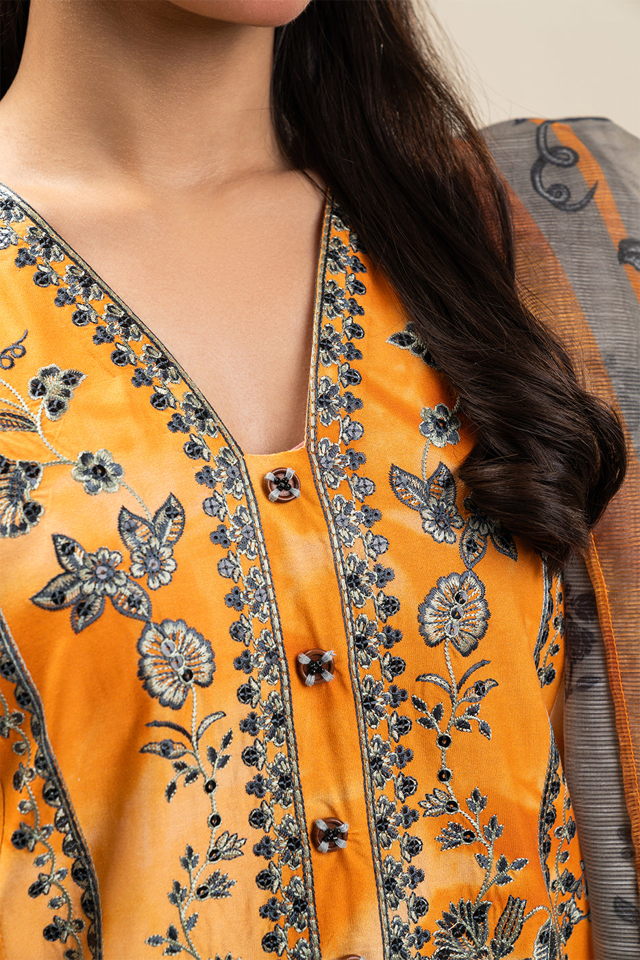 2 PIECE EMBROIDERED COTTON VISCOSE SUIT (PRET)