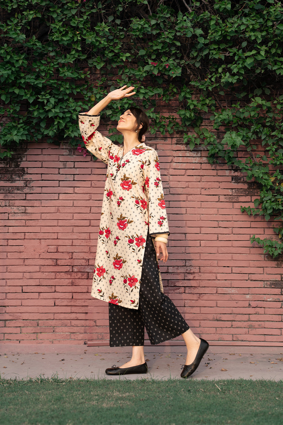 2 PIECE PRINTED SLUB KHADDAR SUIT (PRET)
