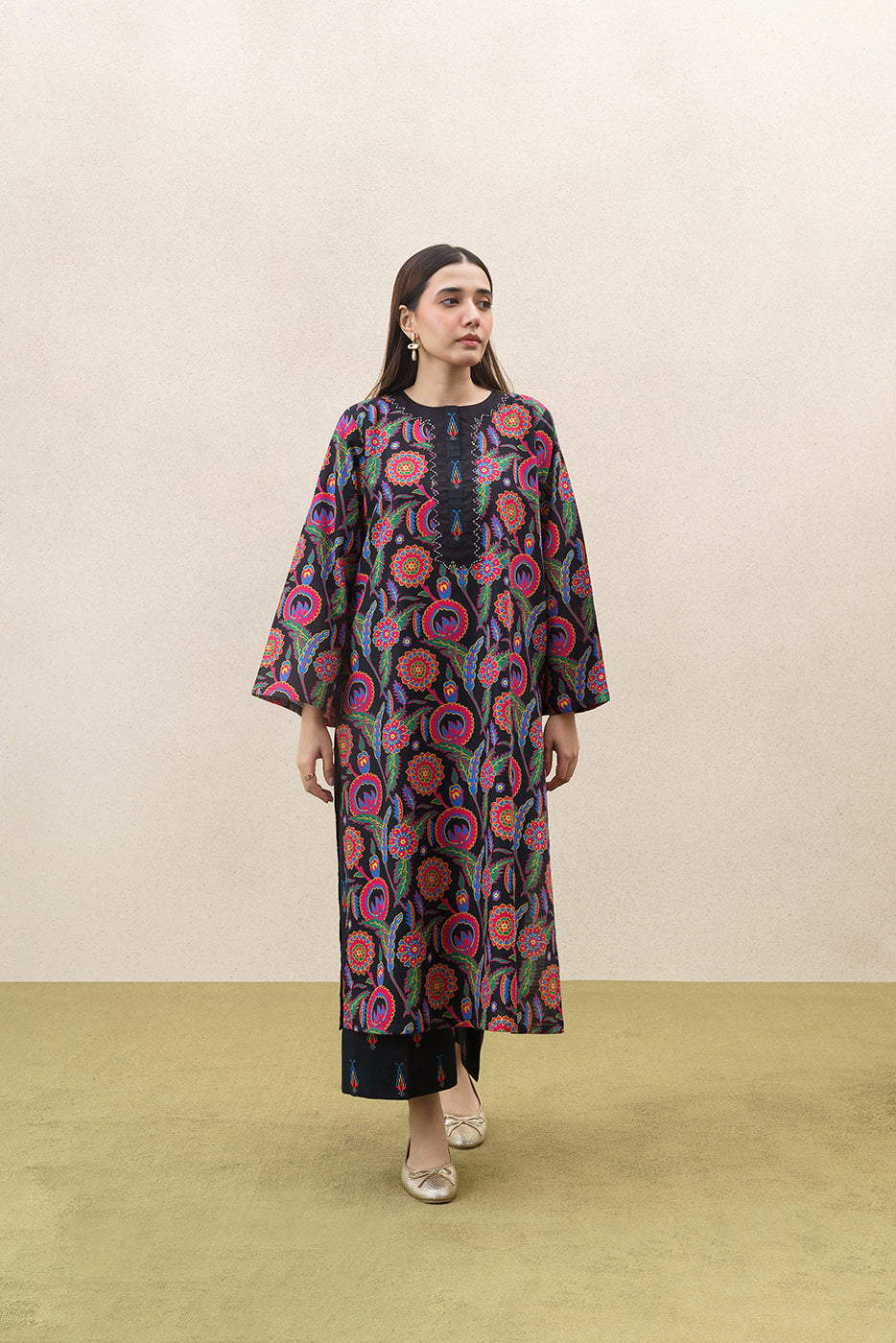 2 PIECE PRINTED SLUB KHADDAR SUIT (PRET)