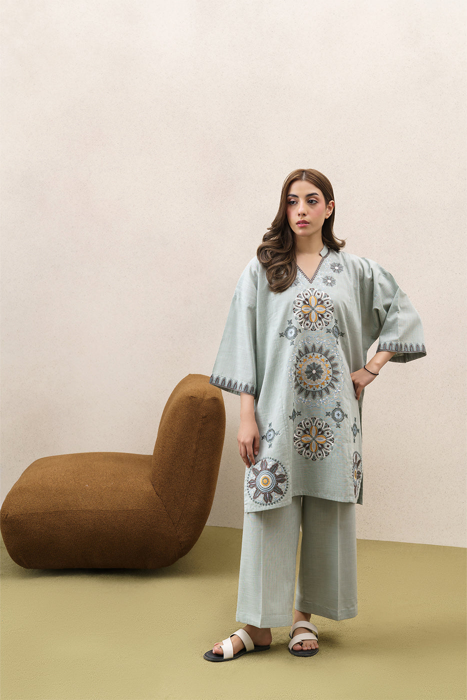 2 PIECE EMBROIDERED TWO WAY SLUB SUIT (PRET)