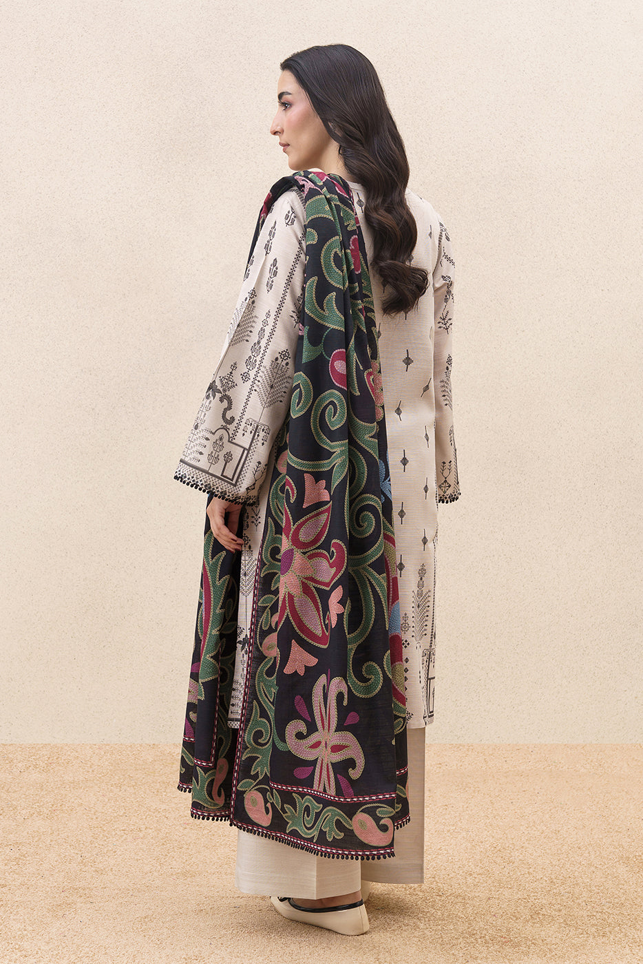 3 PIECE PRINTED SLUB KHADDAR SUIT-WHISPERING FLORALS ( UNSTITCHED )