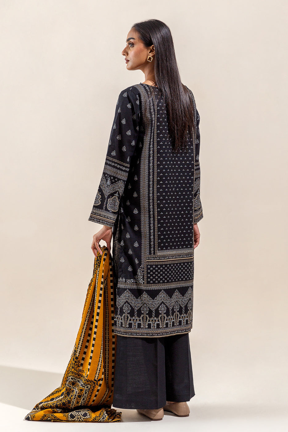 3 Piece - Printed Khaddar Suit - Gloomy Myth (Unstitched)