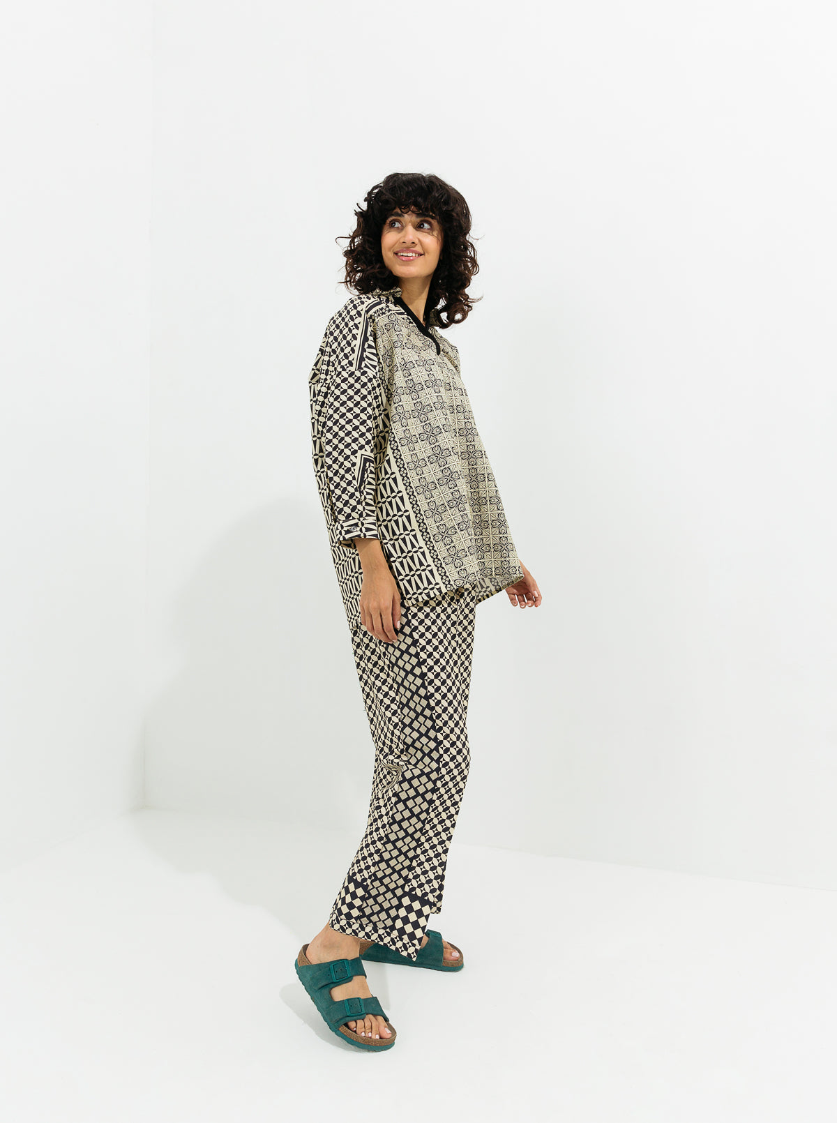 Khirim Top (With Sleeves)