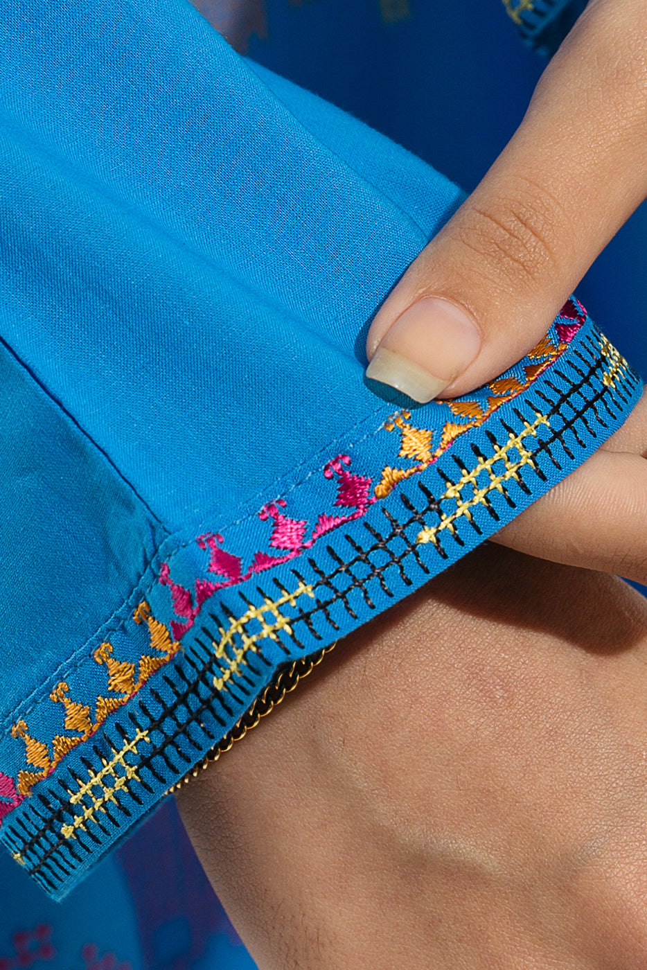 Embroidered Lawn Shirt(Pret)