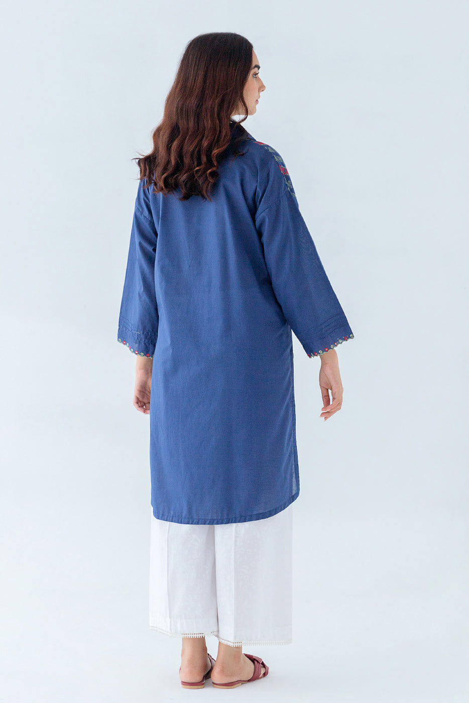 Embroidered Lawn Shirt (Pret)