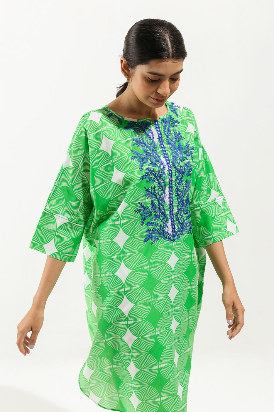 Embroidered Lawn Shirt (Pret)