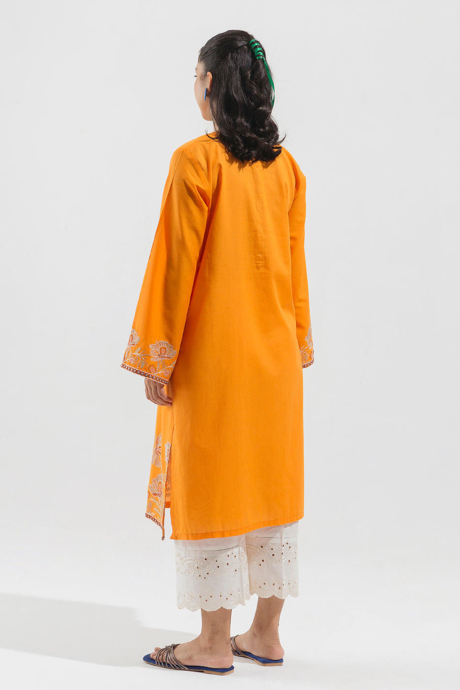Embroidered Lawn Shirt (Pret)