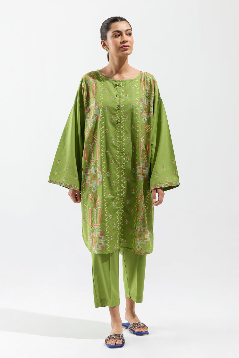 Embroidered Lawn Shirt (Pret)