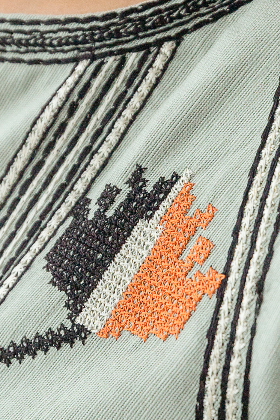 Embroidered Slub Khaddar Shirt (Pret)