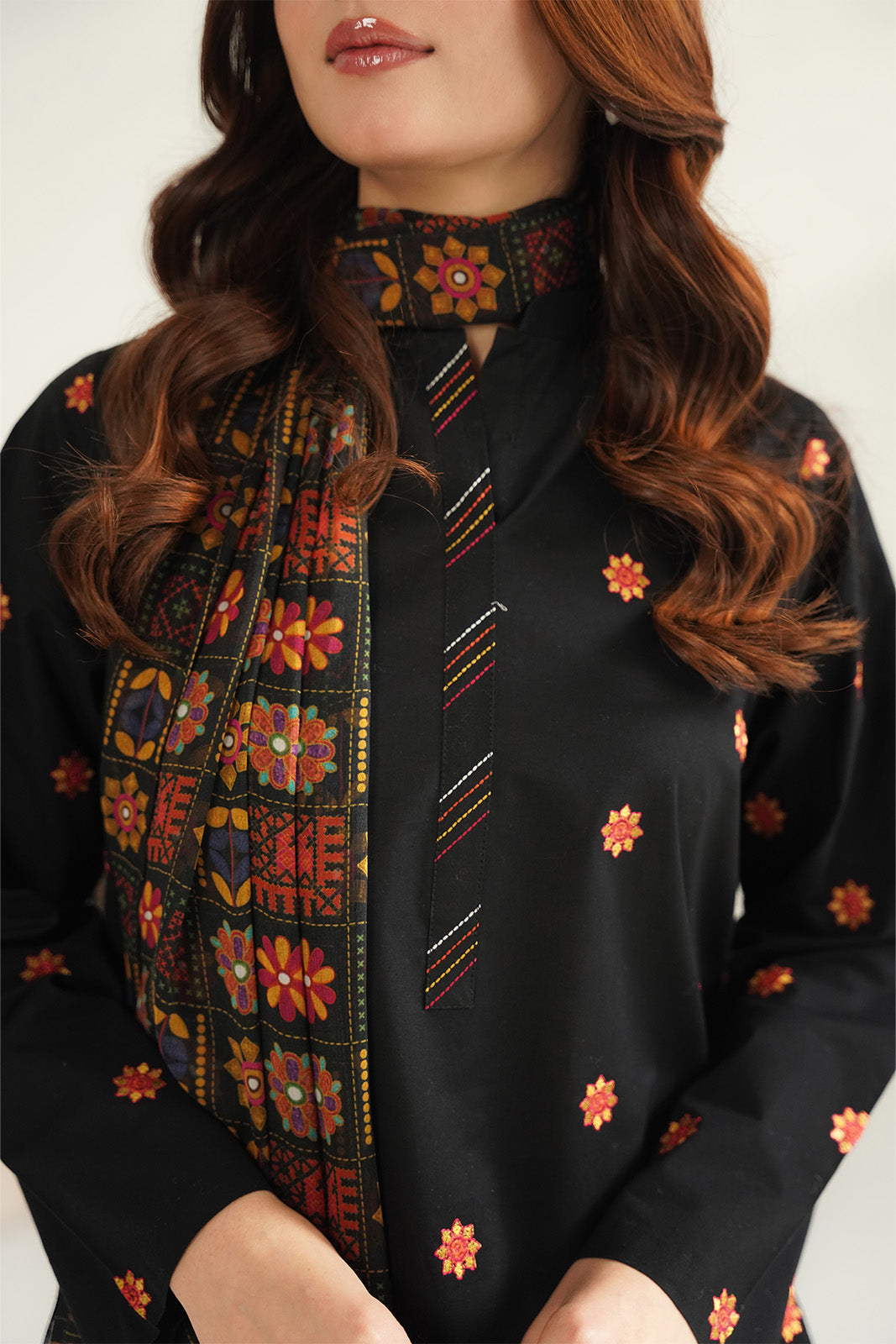 3 Piece Lawn Embroidered Unstitched Suit (UC0128)