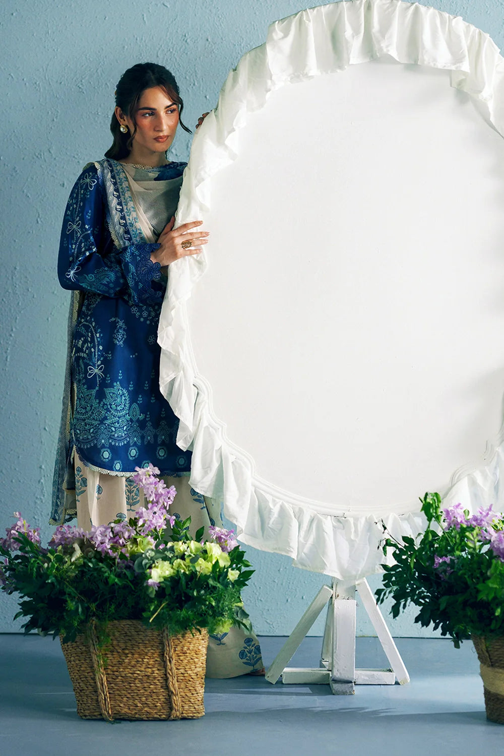 https://cdn.shopify.com/s/files/1/0019/7217/4947/files/BluePrintedLawnShirt-ChiffonDupatta-CottonFarshiShawlar-42.webp?v=1781347094