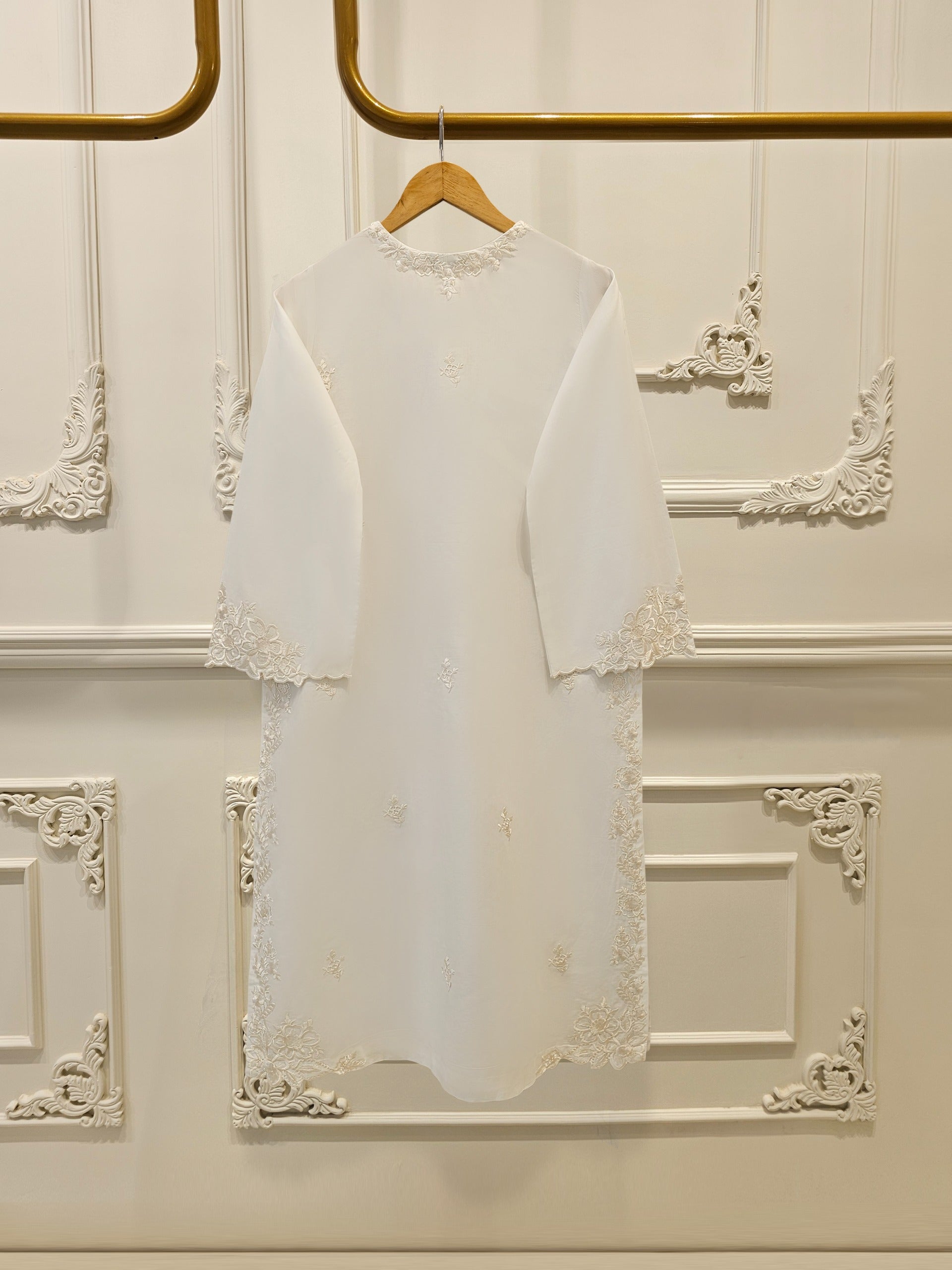 Pure Embroidered Lawn Suit S111632