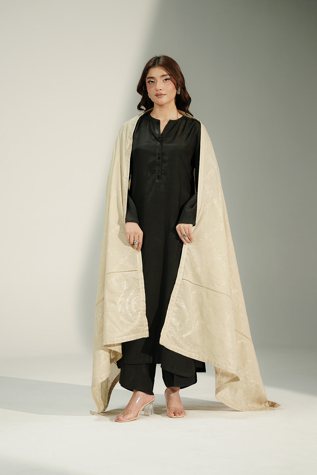 1 Piece Lawn Embroidered Shawl (CH0090)
