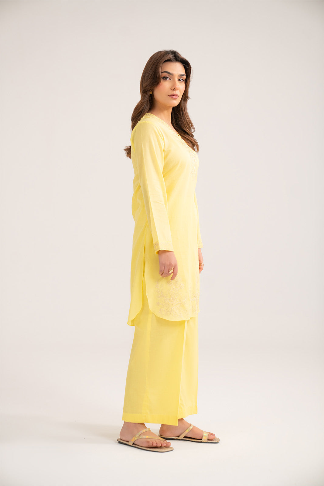 2 Piece Lawn Embroidered Suit (CP0370)
