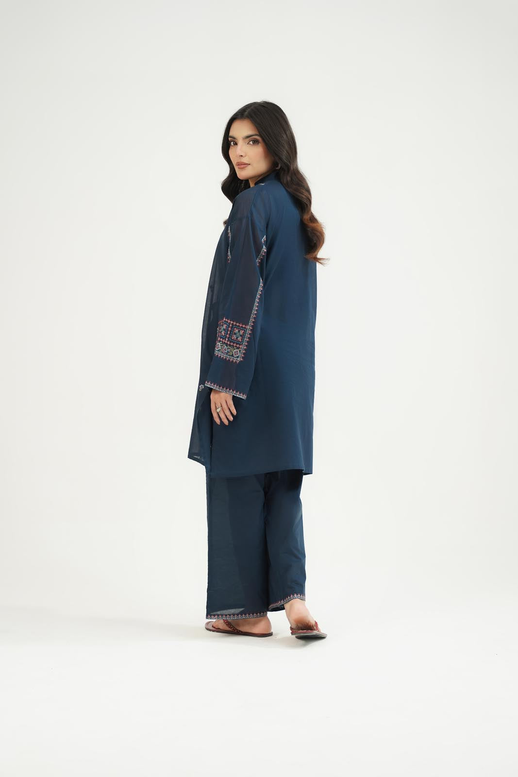 2 Piece Lawn Embroidered Suit (CP0462)