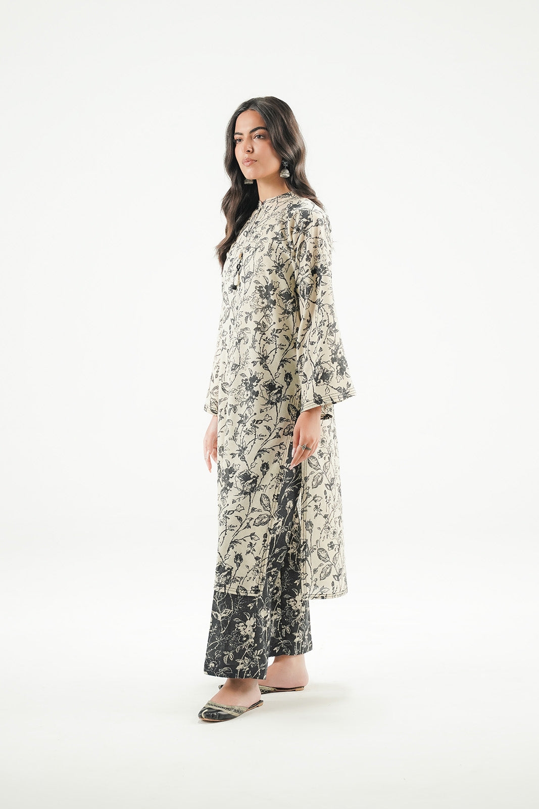 2 Piece Printed Lawn Karandi Printed Suit (CP0535)