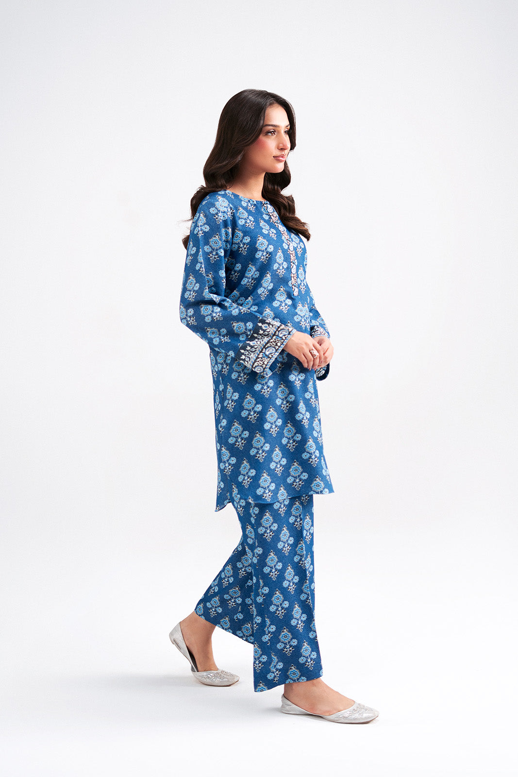 2 Piece Printed Lawn Karandi Printed Suit (CP0543)
