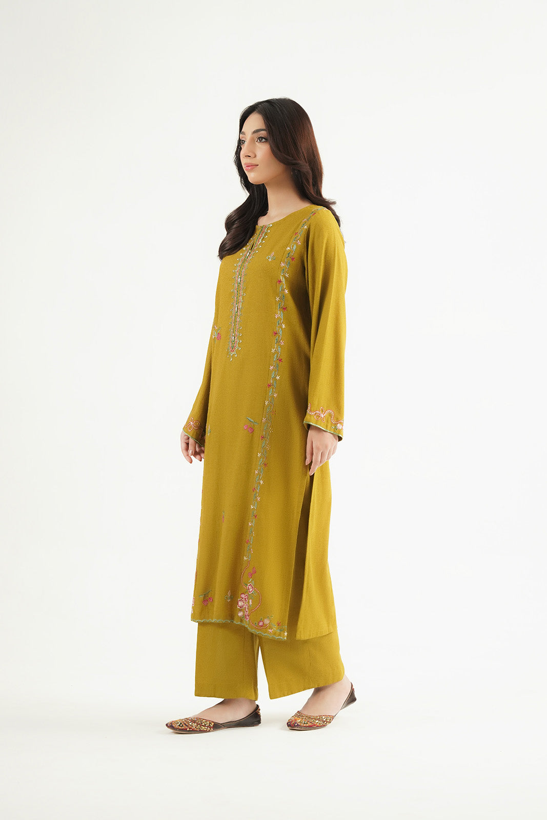 2 Piece Lawn Karandi Embroidered Suit (CP0580)