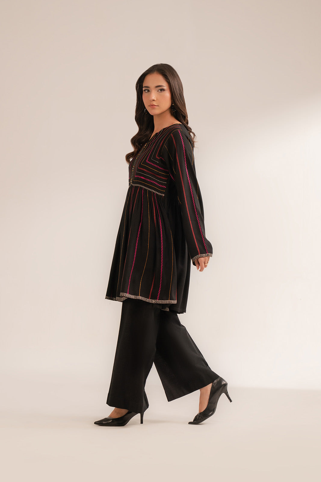 1 Piece Lawn Karandi Embroidered Shirt (CS0372)