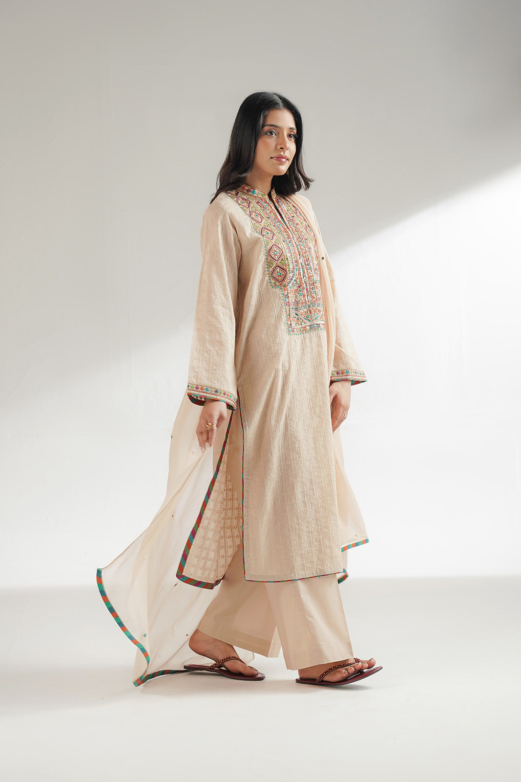 3 Piece Lawn Embroidered Suit (CS0562)
