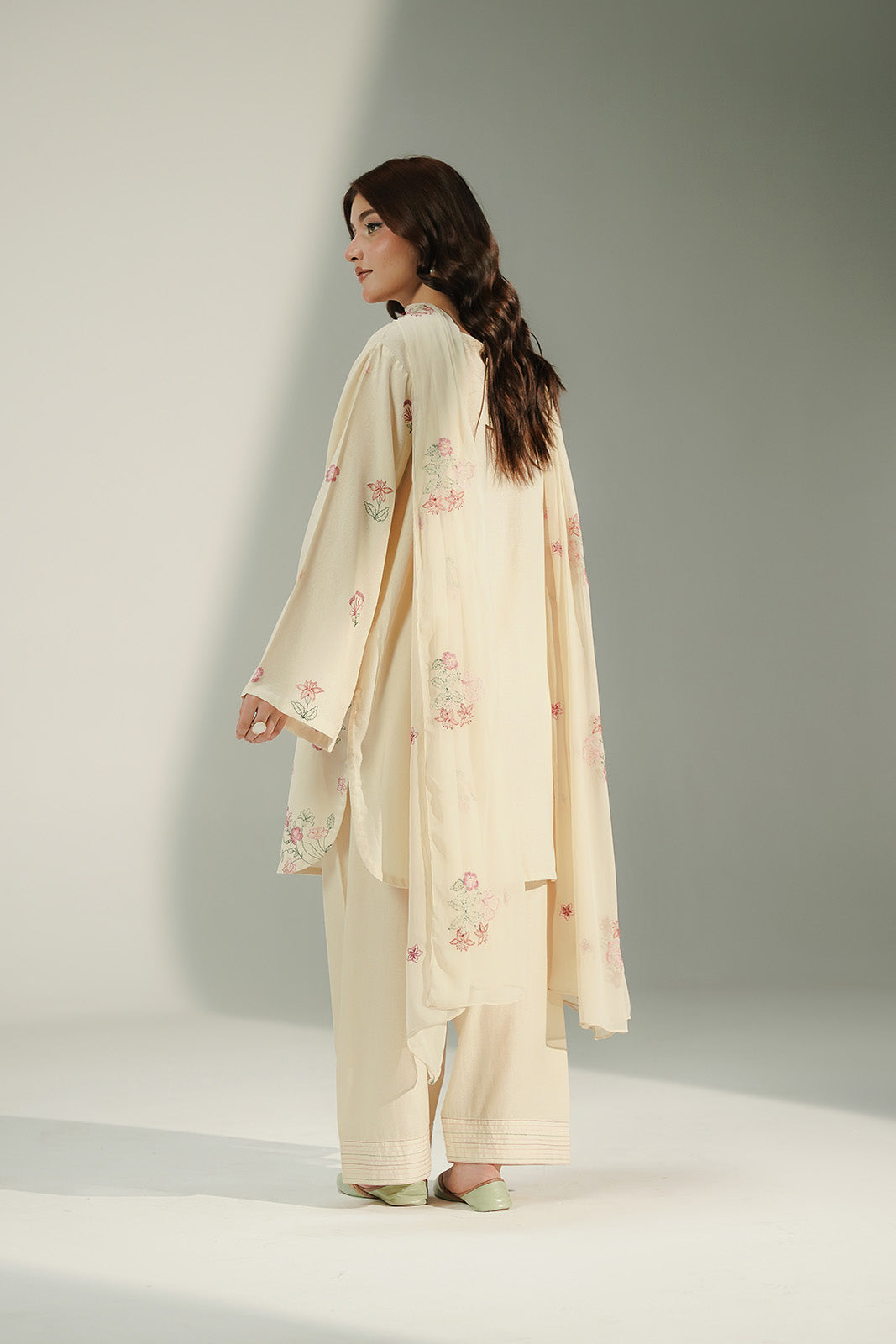 3 Piece Lawn Karandi Embroidered Suit (CS0694)