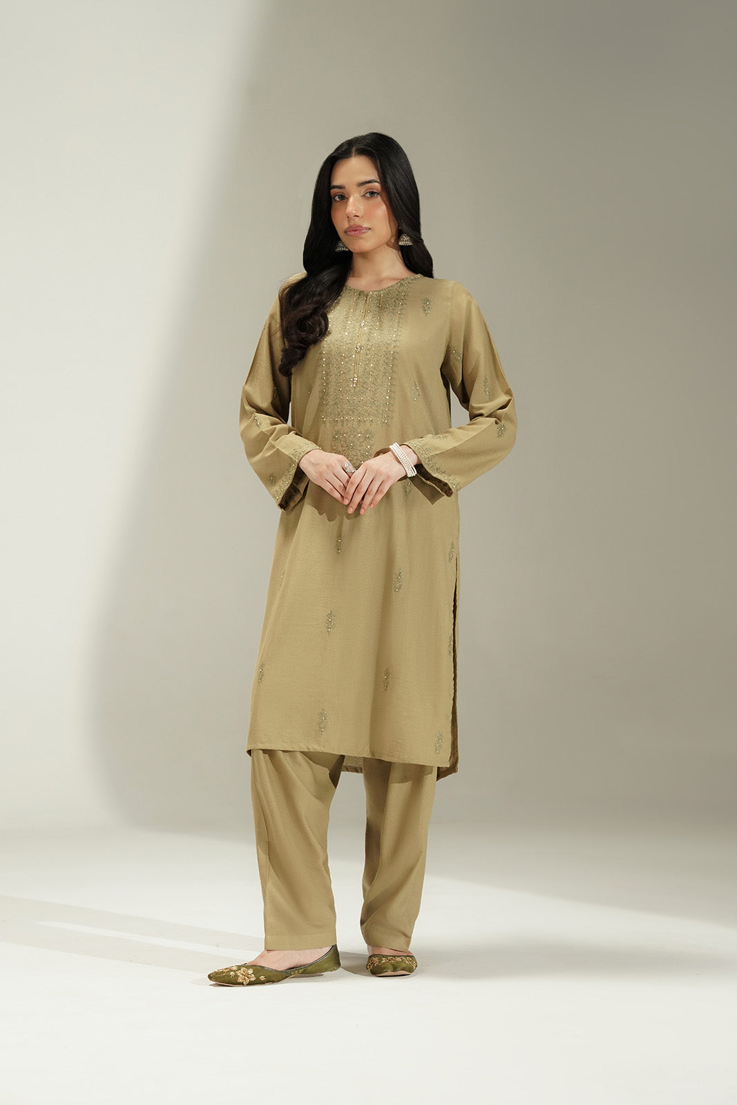 2 Piece Lawn Karandi Embroidered Suit (CS0730)