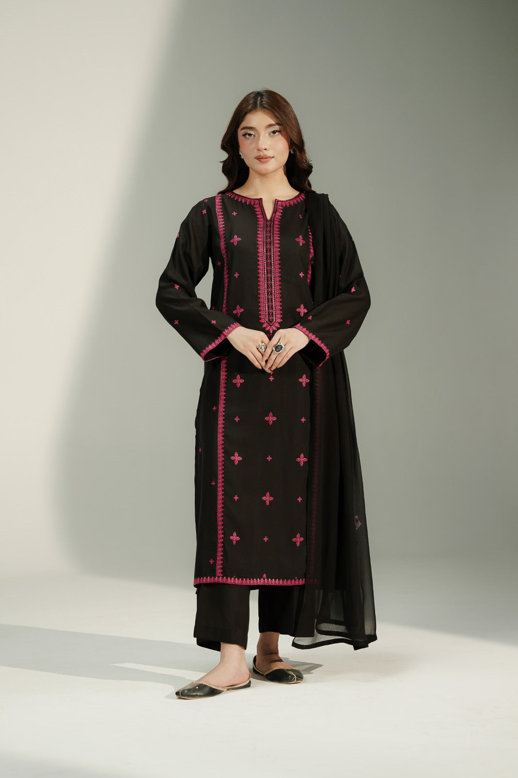 3 Piece Lawn Karandi Embroidered Suit (CS0736)