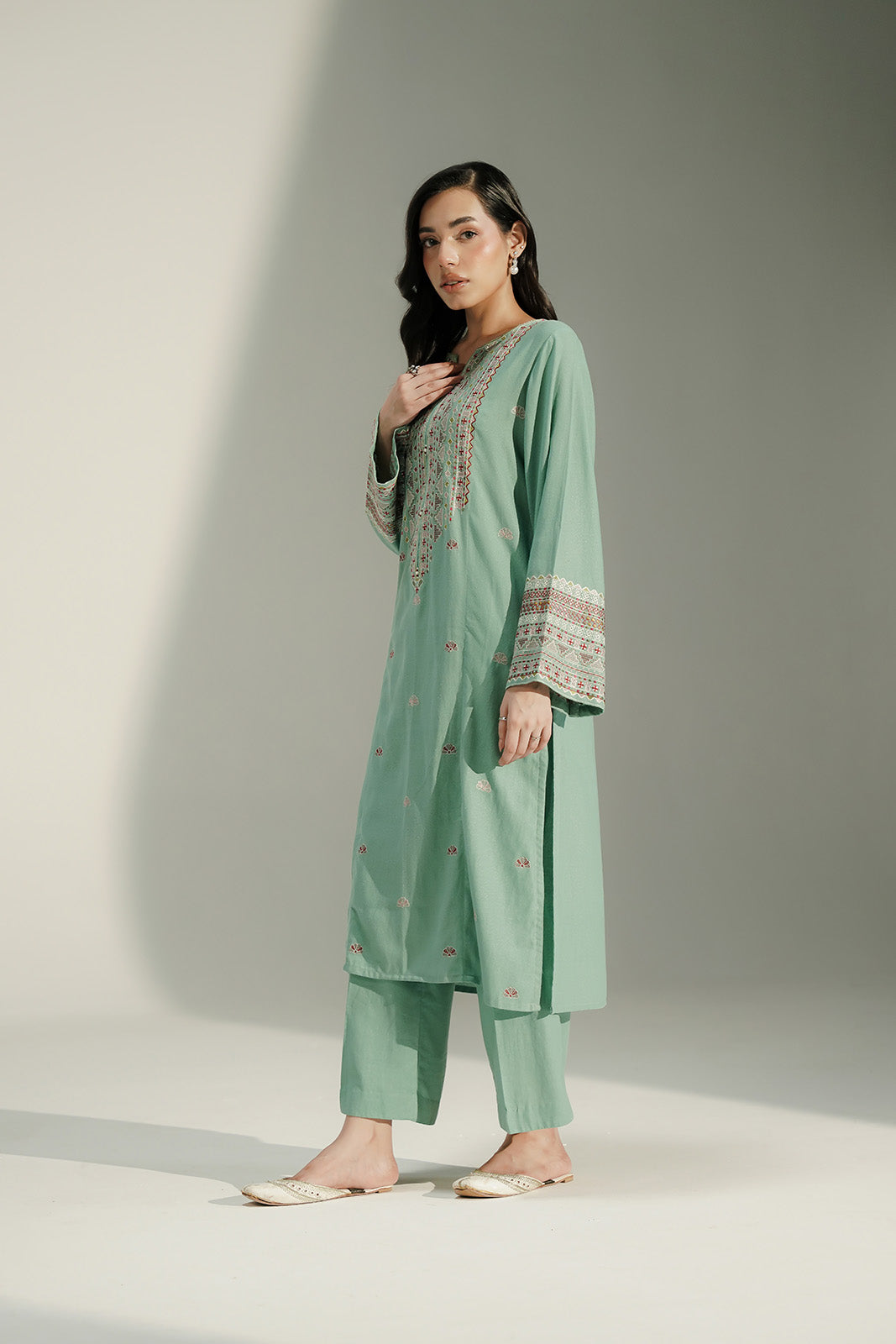 2 Piece Lawn Karandi Embroidered Suit (CS0741)