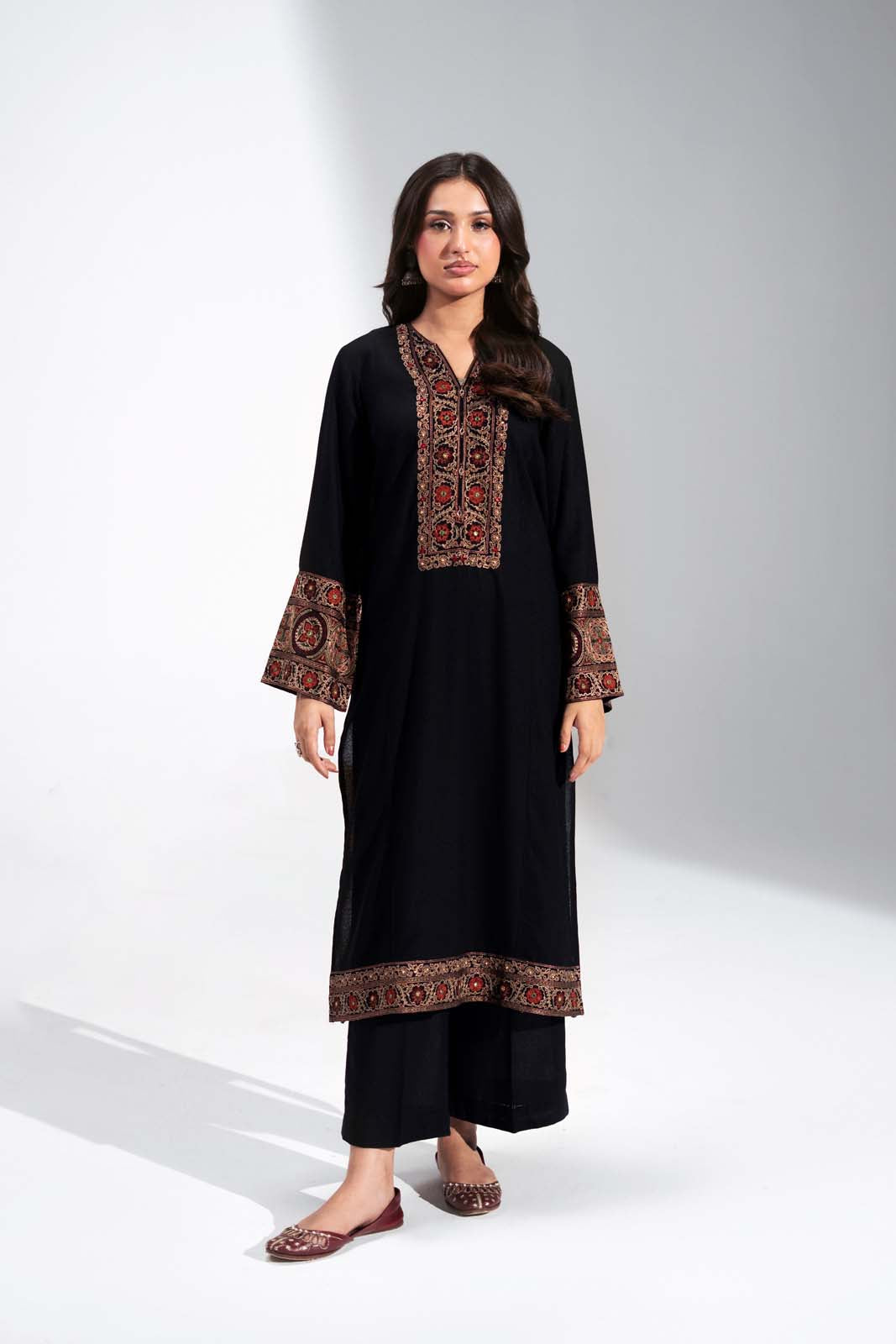 2 Piece Lawn Karandi Embroidered Suit (CS0769)