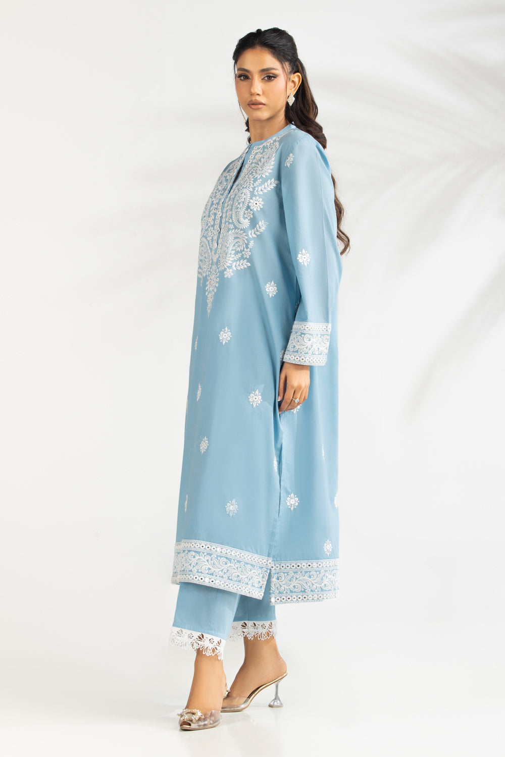 https://cdn.shopify.com/s/files/1/0706/3253/8159/files/CambricEmbroideredCo-OrdSetIPST-77485_side.jpg?v=1770706863