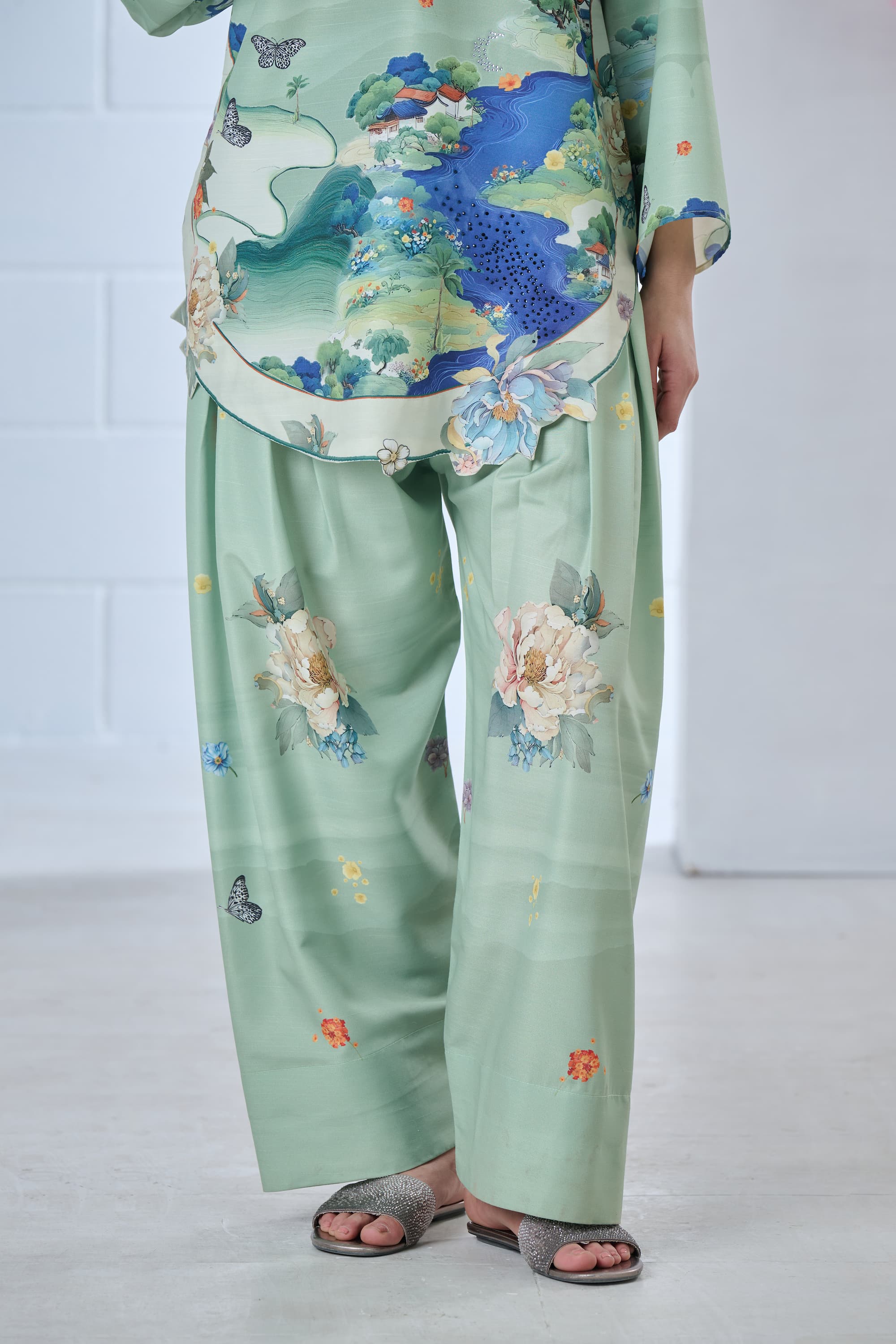 Oriental Escape 2-Piece