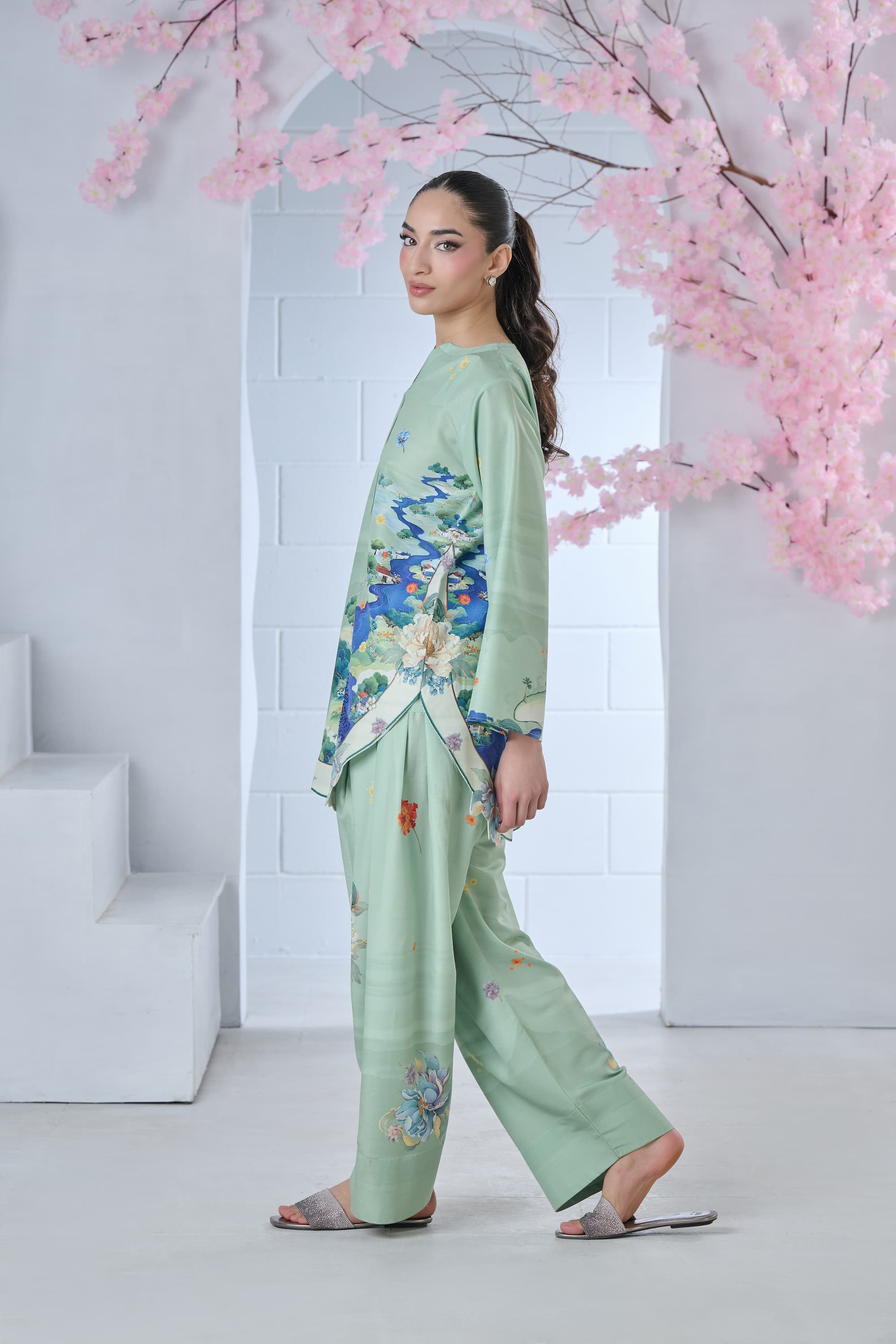 Oriental Escape 2-Piece