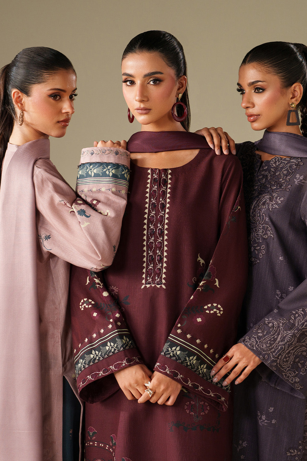 UE-569 Printed Khaddar