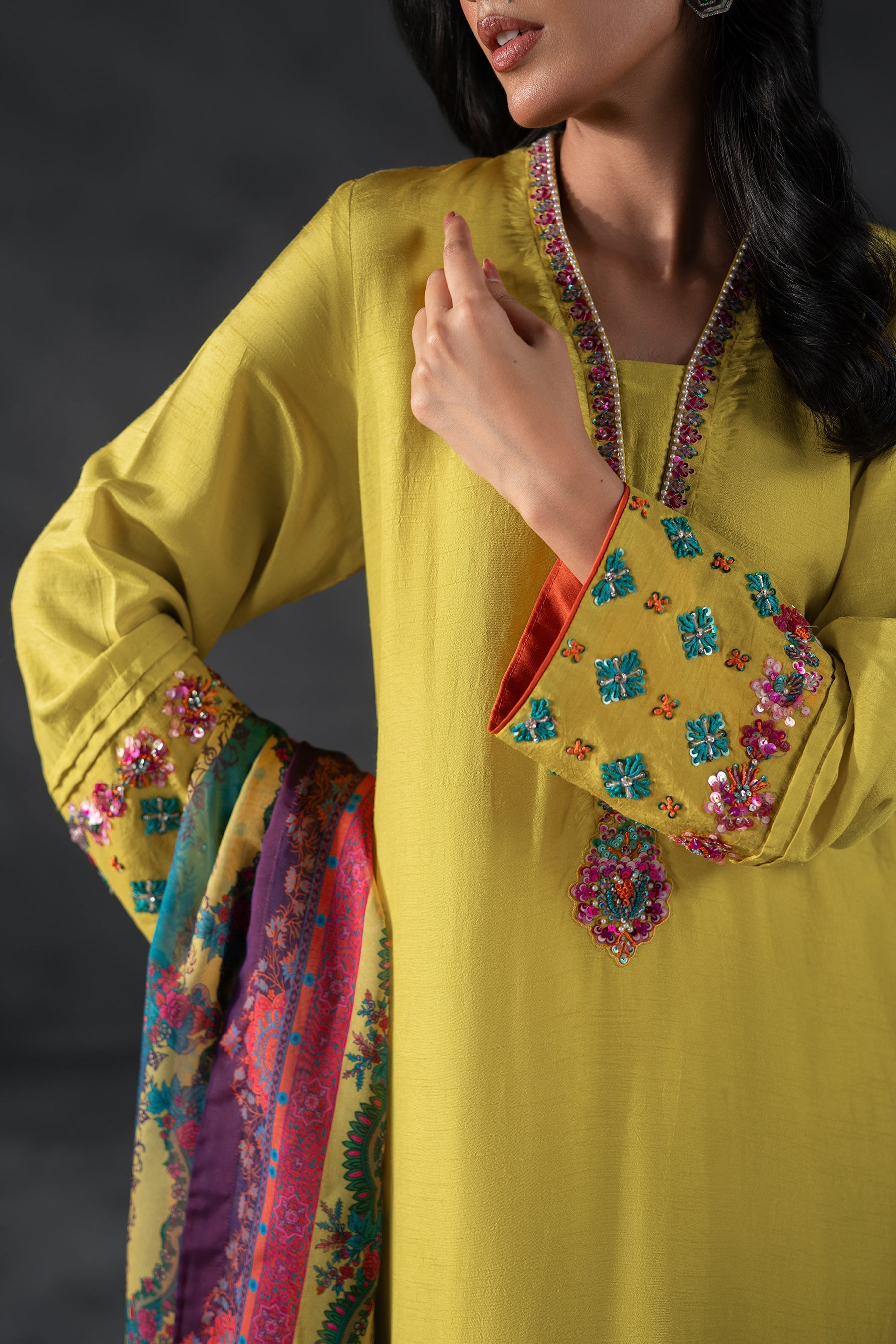 Chic Yellow Glitz (D-07)