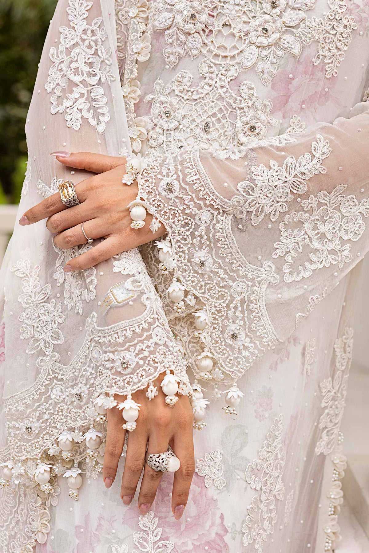 Maria.B – MPC-25-101 Off White Rose Style