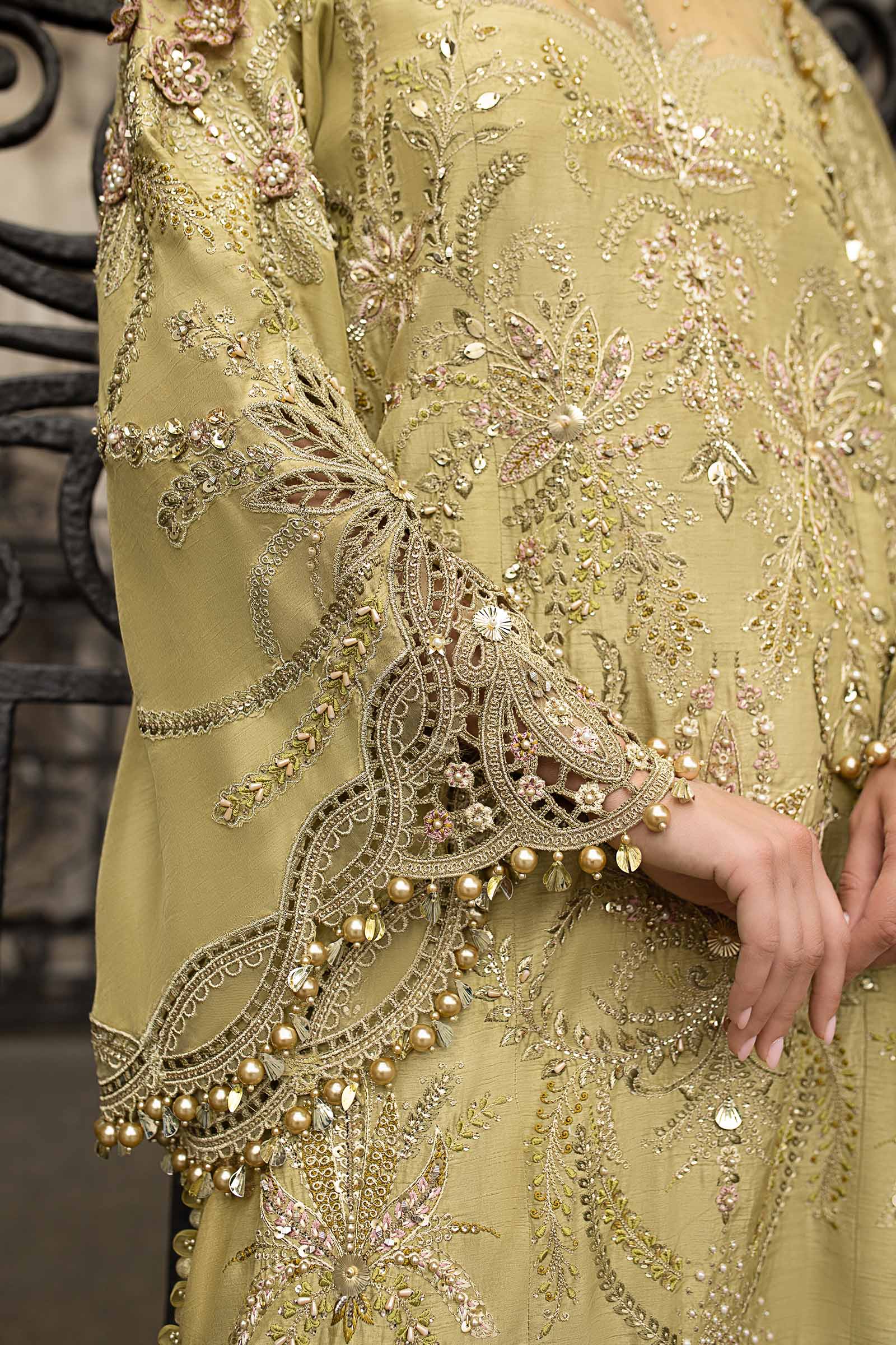 https://cdn.shopify.com/s/files/1/0620/8788/9062/files/D-8Closeup_F_2dd7f701-740d-4133-97d8-866abeca6066.jpg?v=1761654340