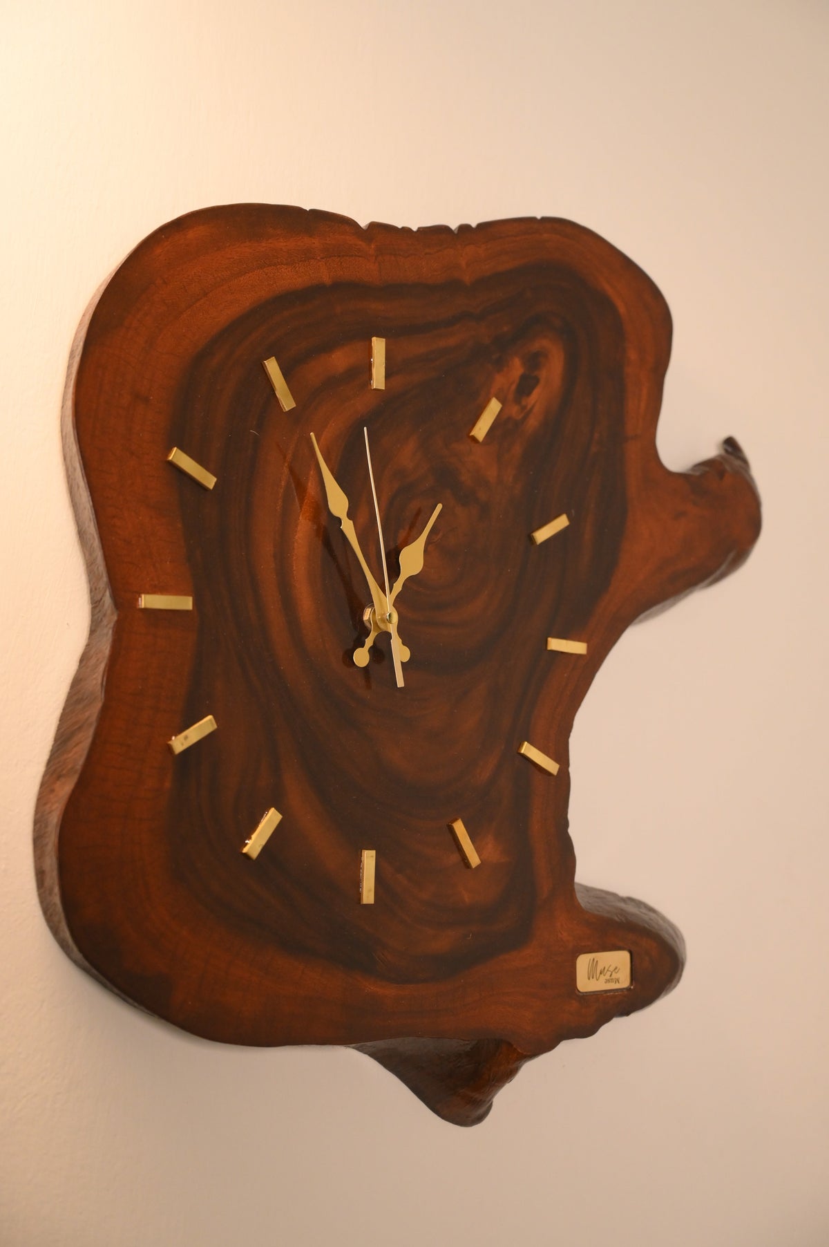 Wallclock Cyra
