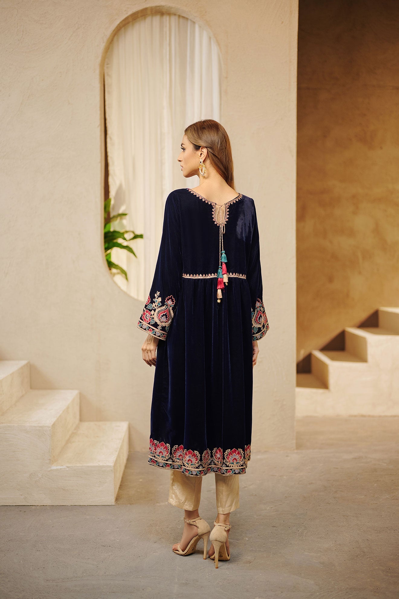 https://cdn.shopify.com/s/files/1/0587/3080/7460/products/DA-1547-_4.jpg?v=1736415646