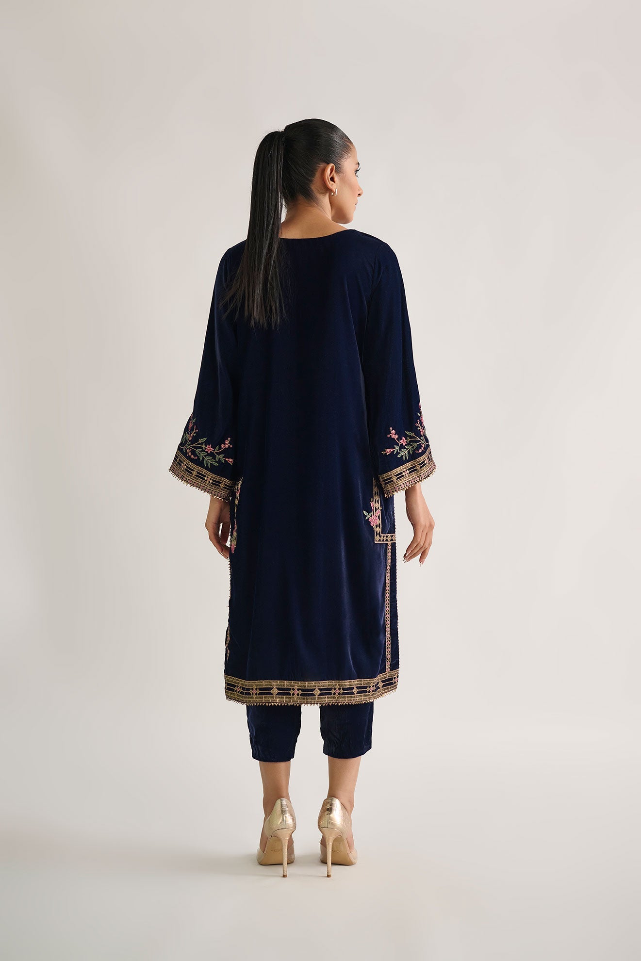 https://cdn.shopify.com/s/files/1/0587/3080/7460/products/DA-1724_3.jpg?v=1736415150