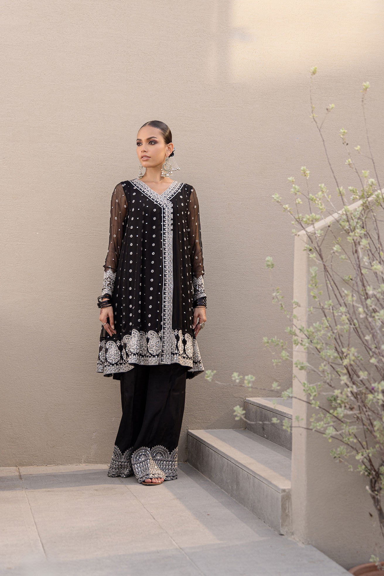 FW24DA-2652 BLACK 2PCS EMBROIDERED KURTA WITH TROUSER