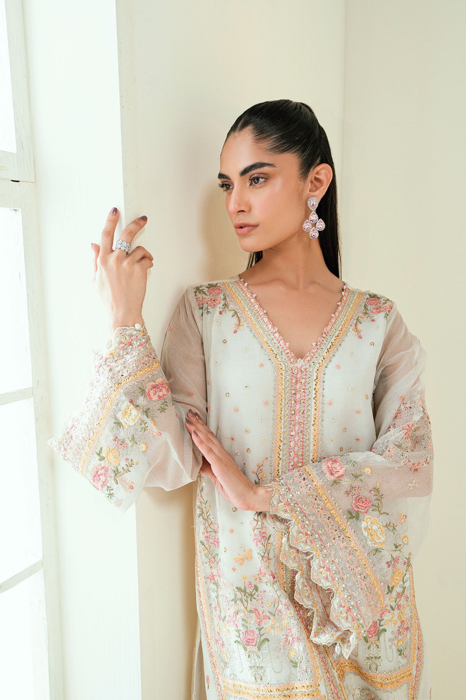 SS25DA-2693 CREAM 2PCS EMBROIDERED KURTA WITH TROUSER