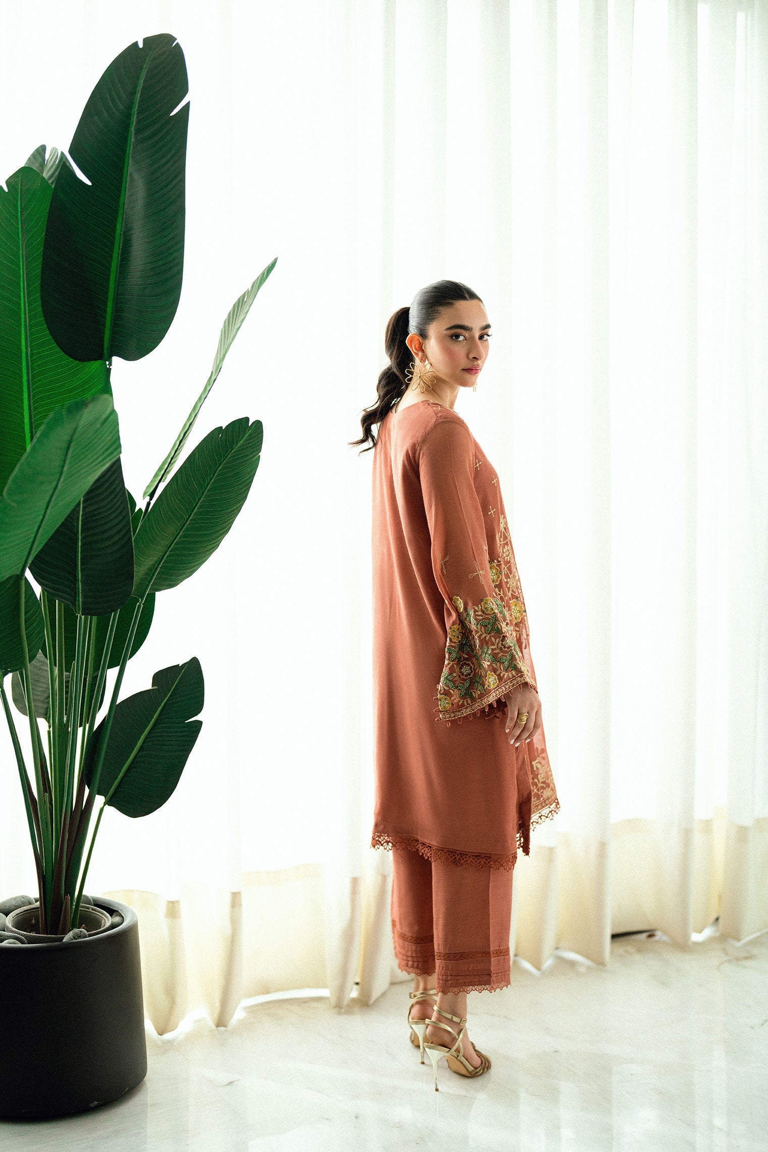 SS25DA-2724 RUST 2PCS EMBROIDERED KURTA WITH TROUSER
