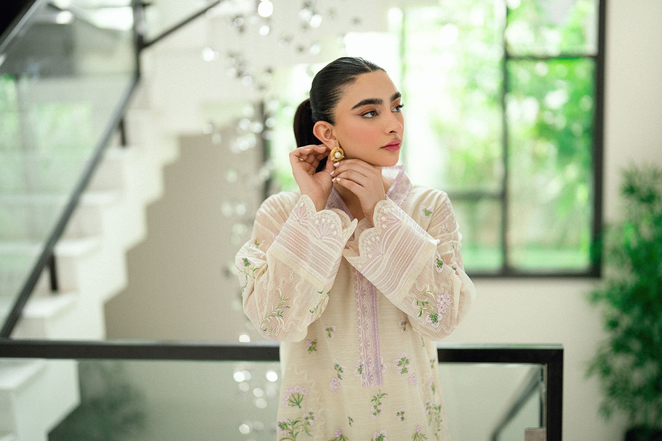 SS25DA-2761 CREAM 2PCS EMBROIDERED KURTA WITH TROUSER