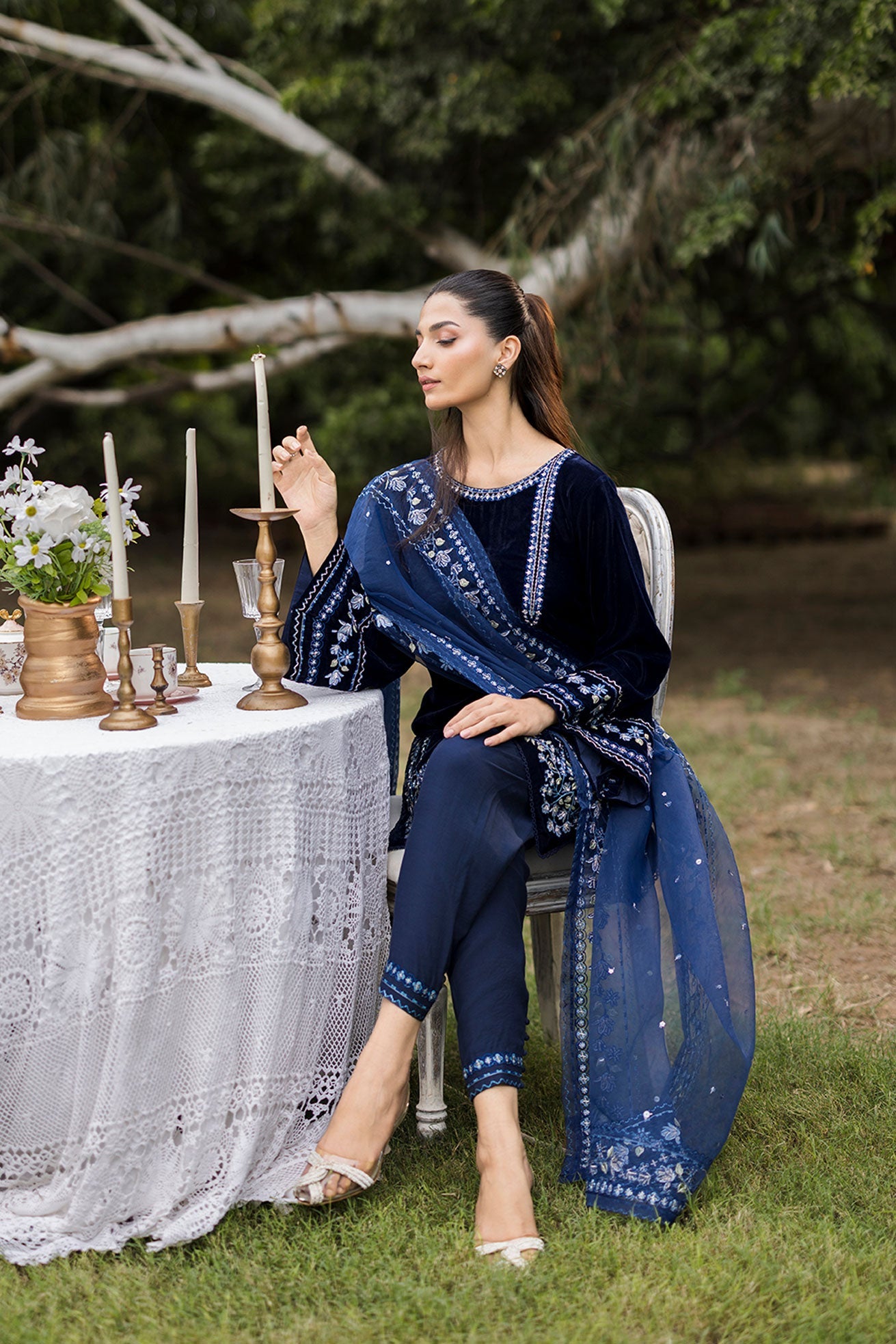 FW25DA-2814 NAVY BLUE 2PCS EMBROIDERED KURTA WITH TROUSER